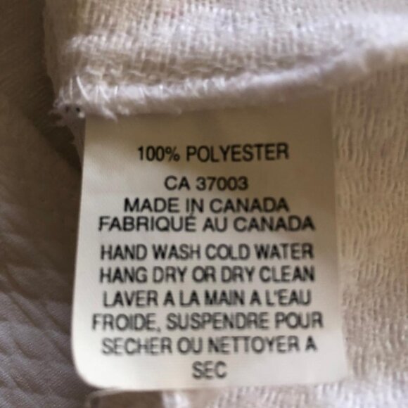 Mikane, Cropped, collared, buttoned, quilt patterned, White blazer, Size 6 - Picture 4 of 6